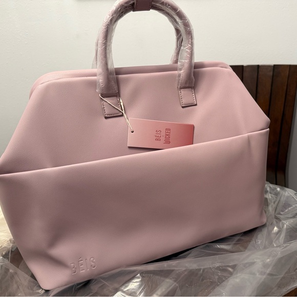 The Wicked Weekender in Wicked Pink - Picture 4 of 7